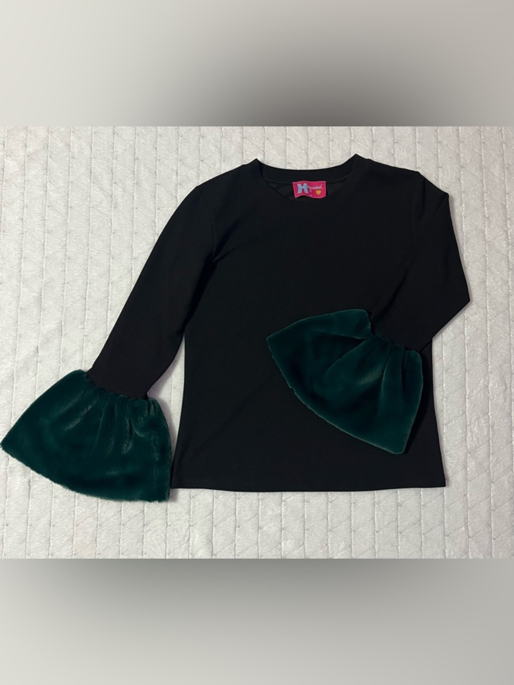 H Squared BEULAH Black Crew Neck Top with Emerald Velvet Bell Sleeves Sz M